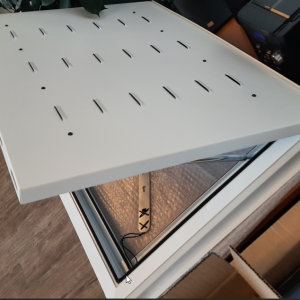 Roof window cover plate